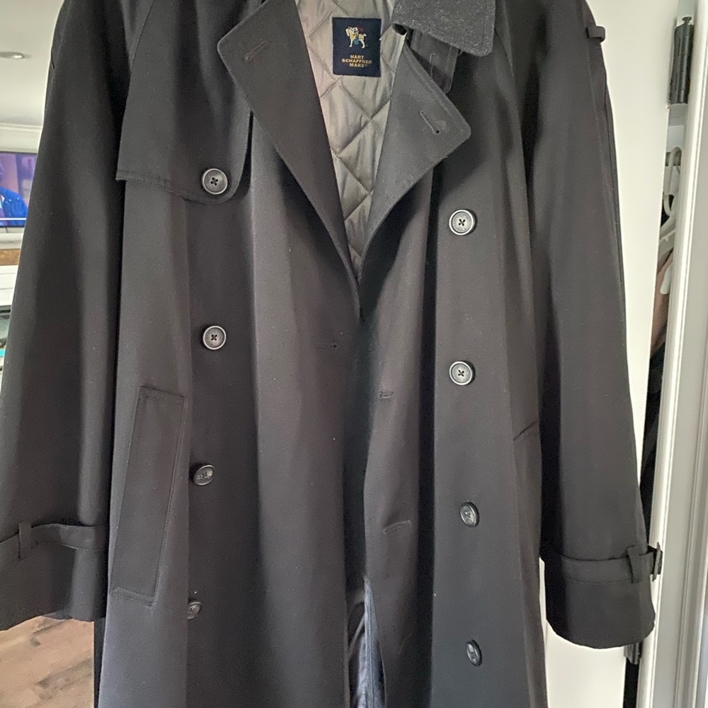 Non AE

Hart Schaffner Marx Double Breasted Trenchcoat
40R

Used Like New